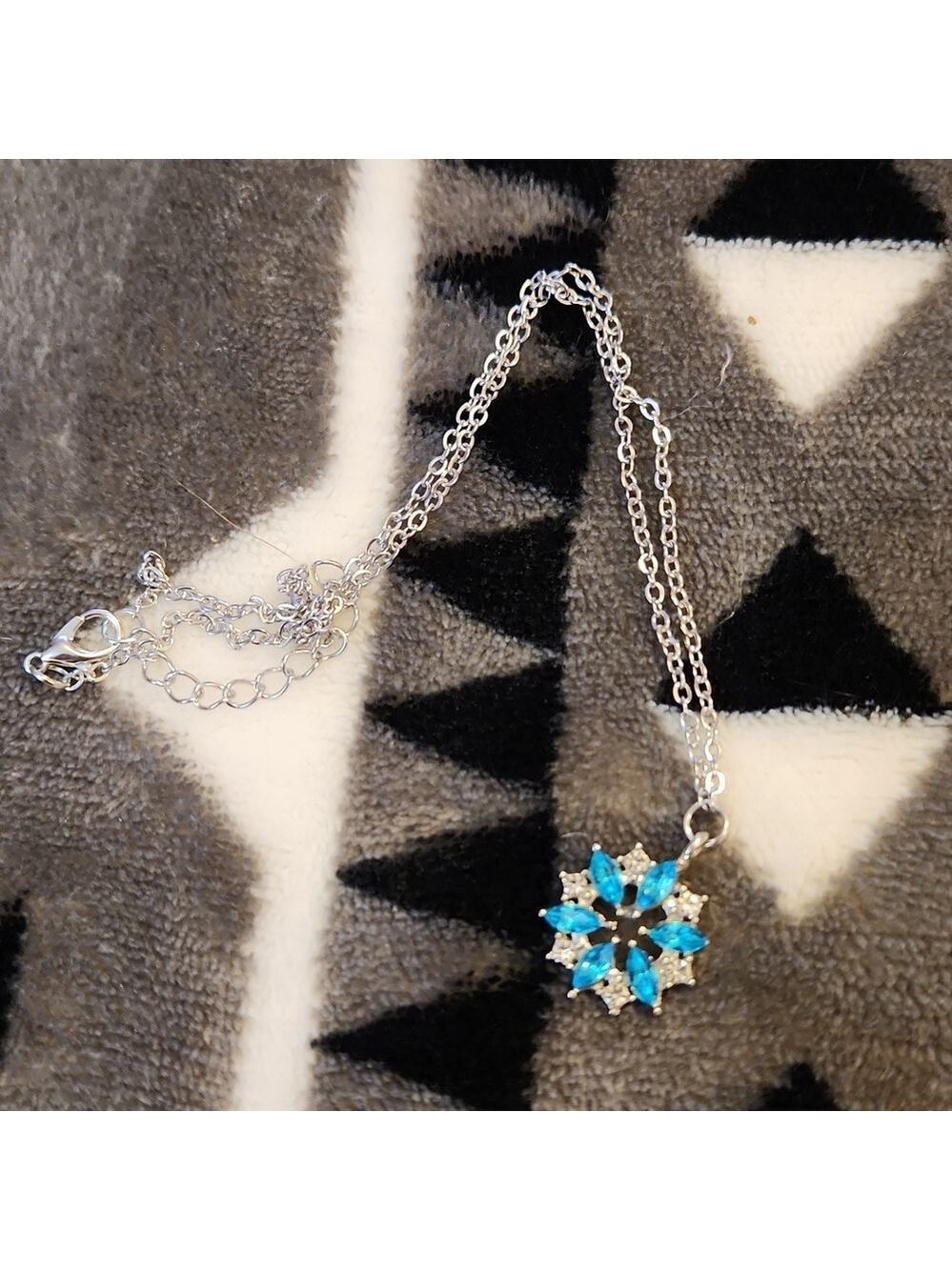 Snowflake Sky Blue Sparkling Pendant Necklace With Artificial Crystal